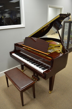 1992 Polished mahogany Yamaha baby grand - Grand Pianos